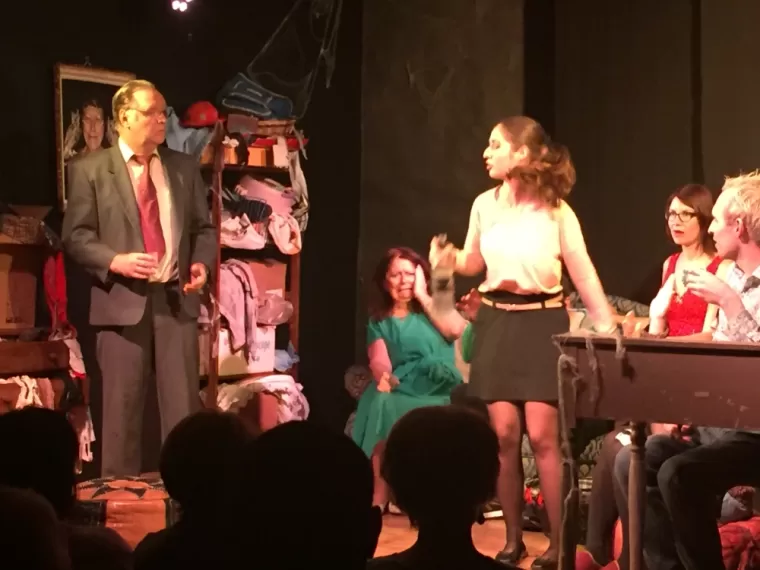 Comment choisir une pièce de théâtre pour une soirée entre amis au théâtre L'Alphabet à Nice ?, Nice, Théâtre l’Alphabet